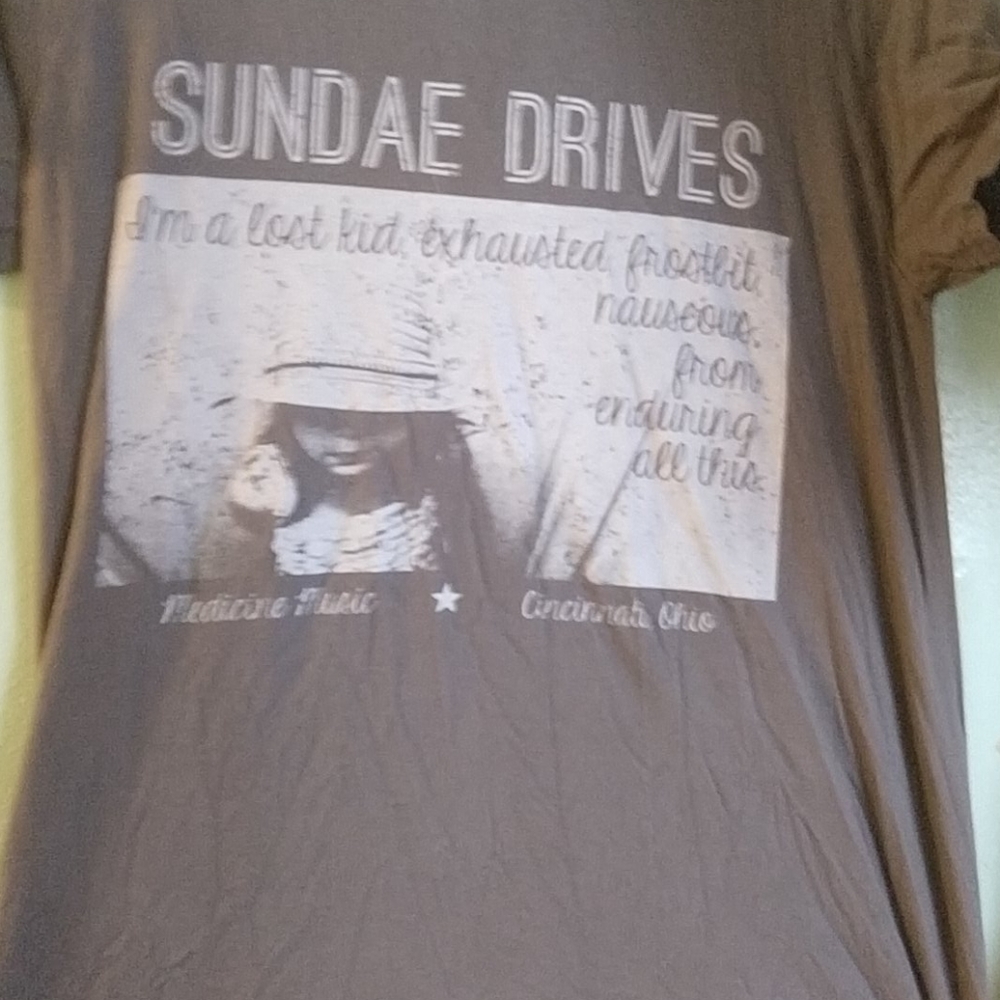 Sundae Decal Faded Aesthetic Gray Kids/Women's Tee